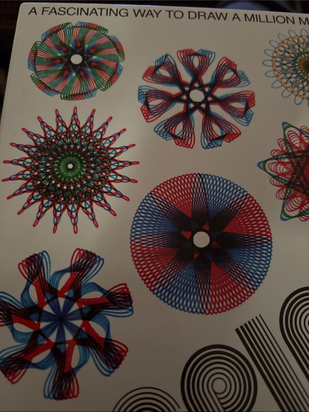 Spirograph Art Set - Multicolor Patterns - Picture 7 of 7